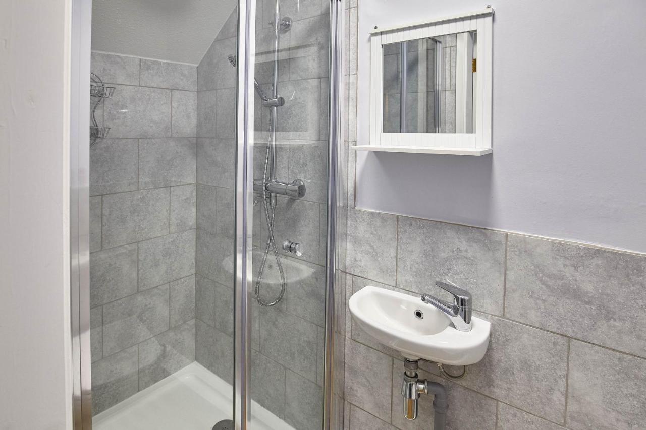Host & Stay - Buckingham Square Гелмслі Екстер'єр фото